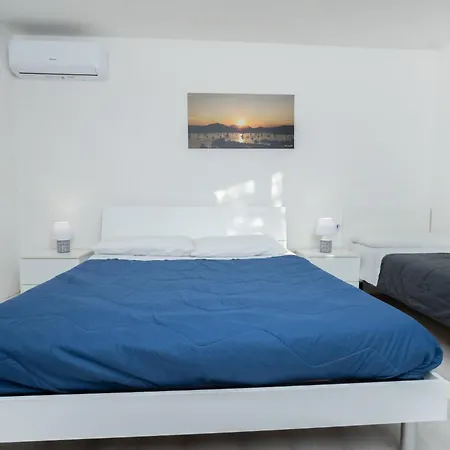 Levante A 300m Dalla *